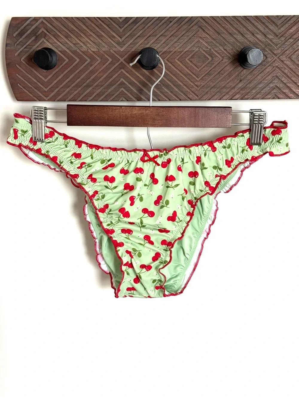 PINK by Frankie’s Bikinis Hudson Set Cherry Hearts Green Cheeky Ruffle Large
